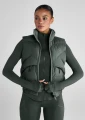 Fern-Gilet-8717-NEW.webp